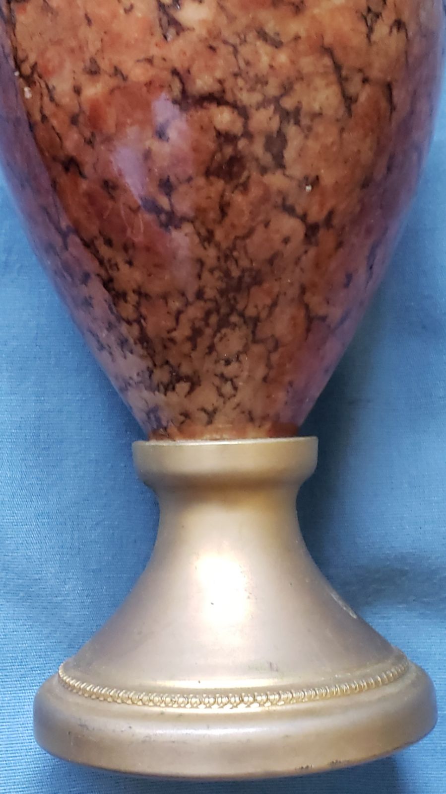 Marble trophy flower vase - detail