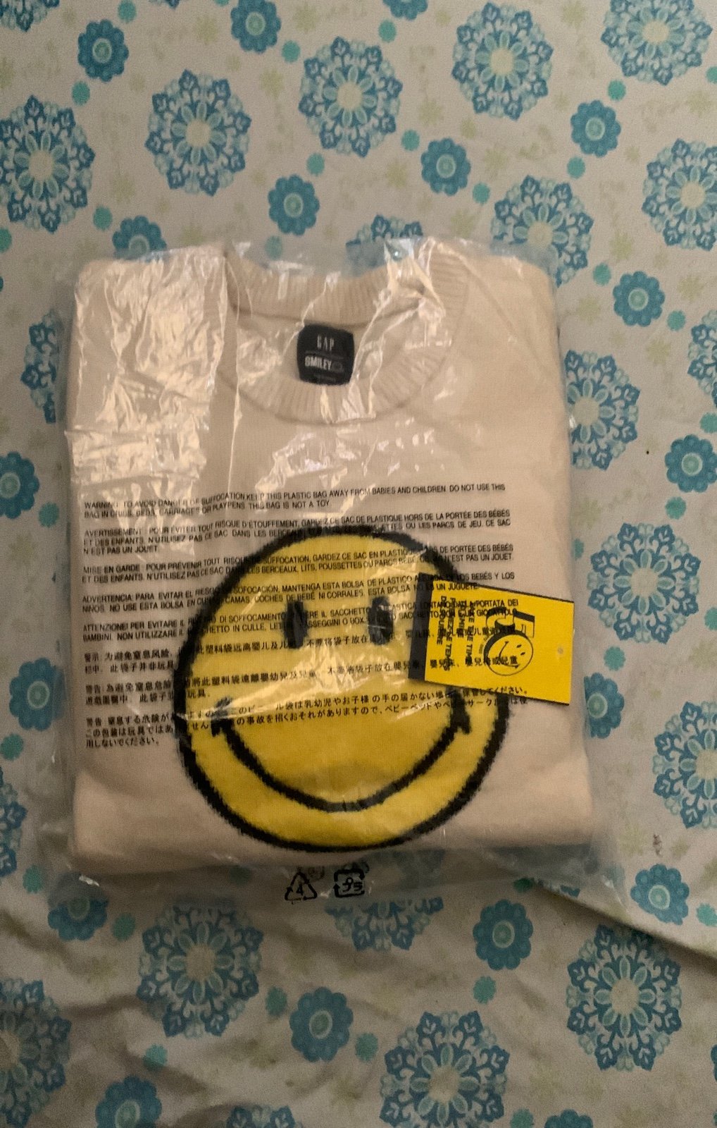 New Gap Smiley50 long sleeve Tee size M