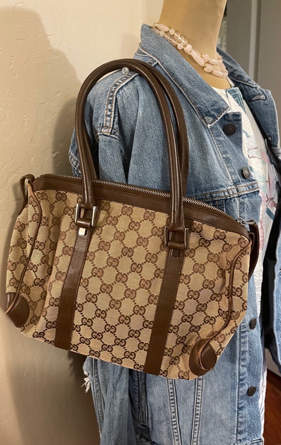 Gucci monogram shoulder bag authentic