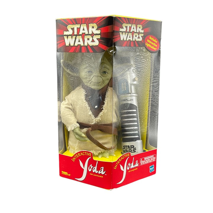 2000 Hasbro Tiger Electronics Star Wars Interactive Yoda and Lightsaber 7 Fig