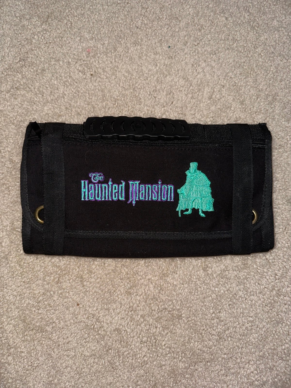 Disney WDI MOG Haunted Mansion Roll Up Cast Exclusive Hatbox Ghost Pin Bag