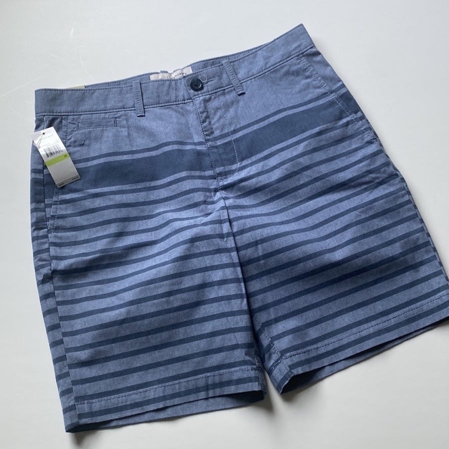 NWT men’s Original Penguin striped shorts, dark sapphire, size 30 US.