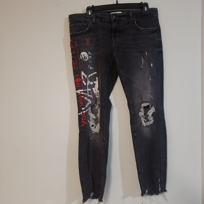 Zara Women distressed rare jeans