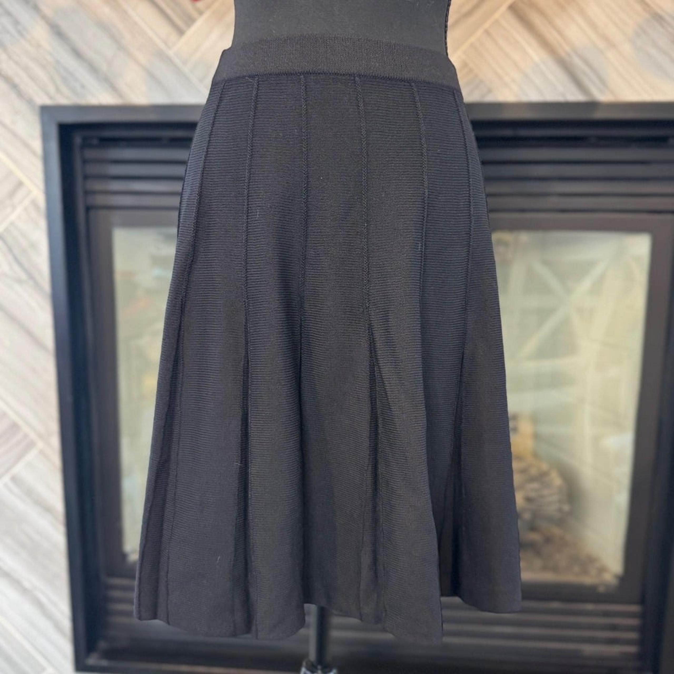 St. John Collection  Skirt A-Line Midi Black Career Size 4