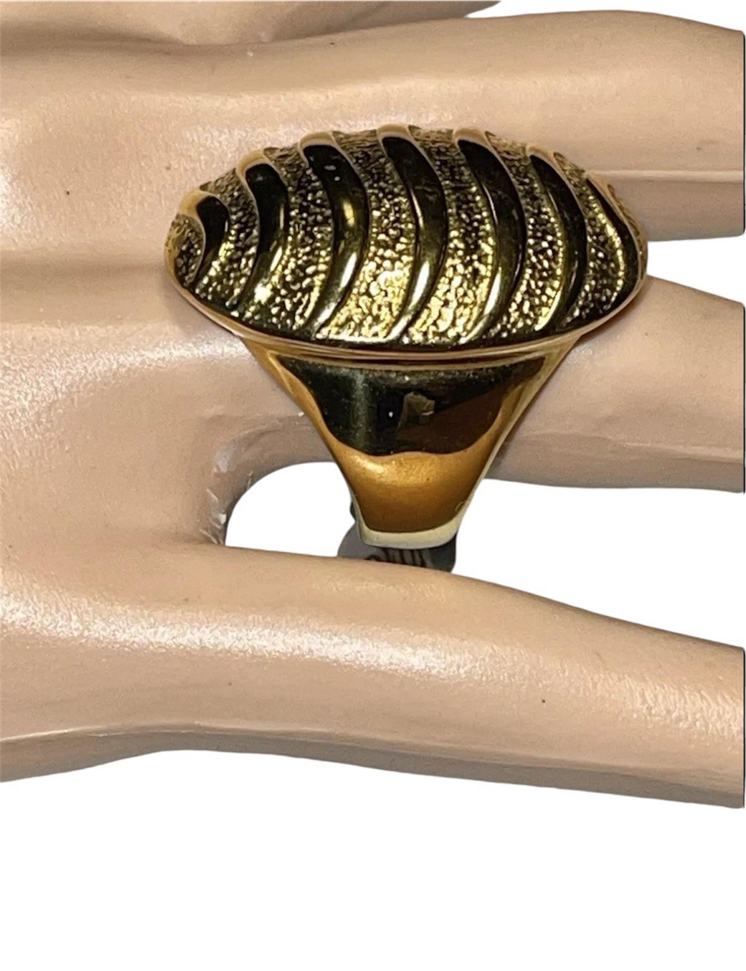 EDFORCE STEEL VINTAGE RING STAINLESS STEEL FAN SHAPE GOLD COLOR SIZE NINE (9)