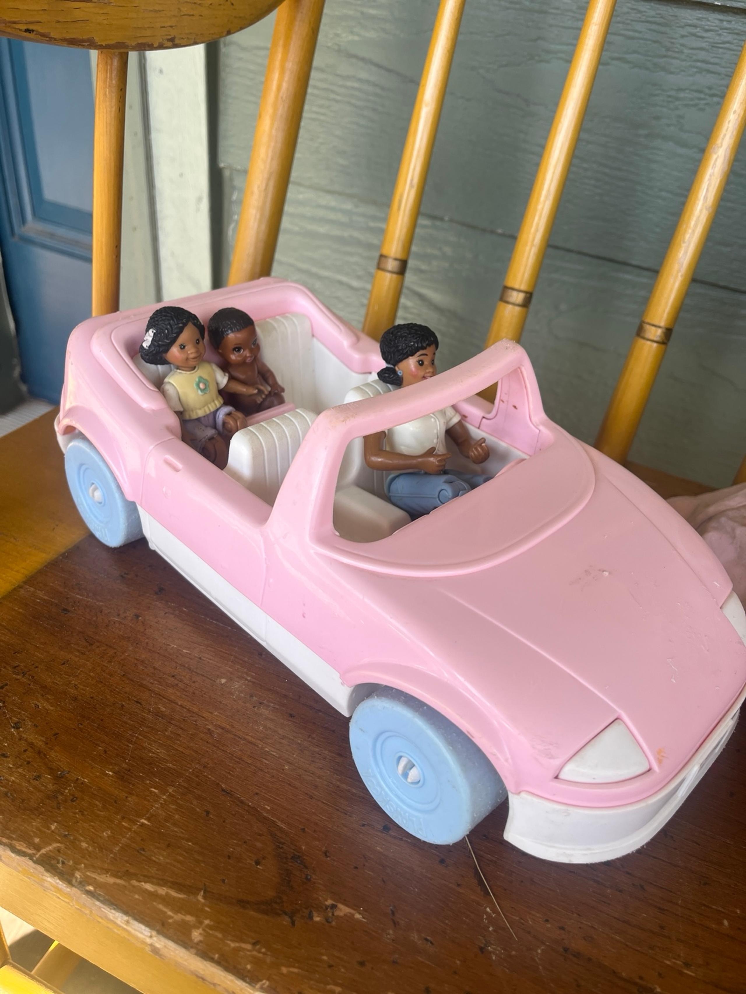 Vintage doll house convertible and black family