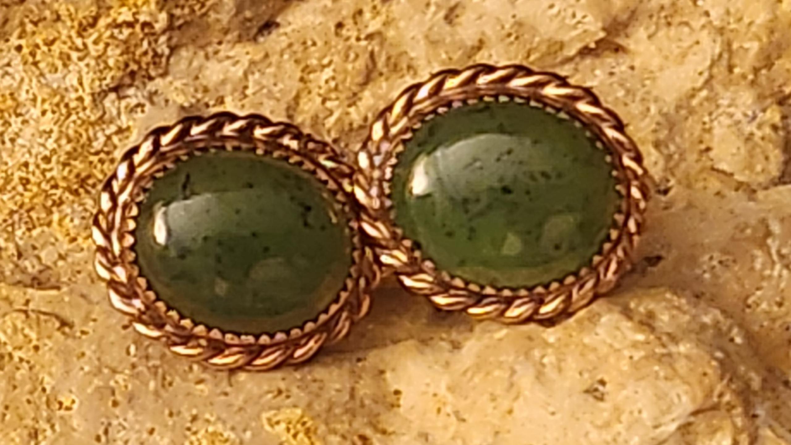 DANE CRAFT 12 karat gold filled Nephrite Jade Cabochon screw back earrings