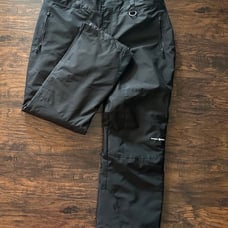 Women’s snow pants.
