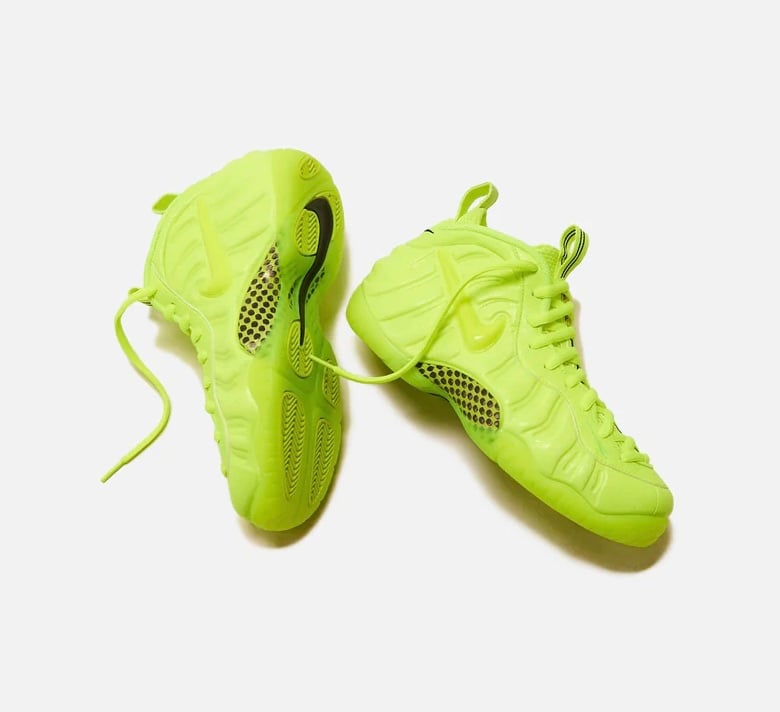 NEW Nike Foamposite Pro Volt Green 2021 size 6.5 Shoes