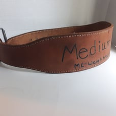 Medium Youth Weight Lifting Belt Natural Leather 28 -36 Adjustable