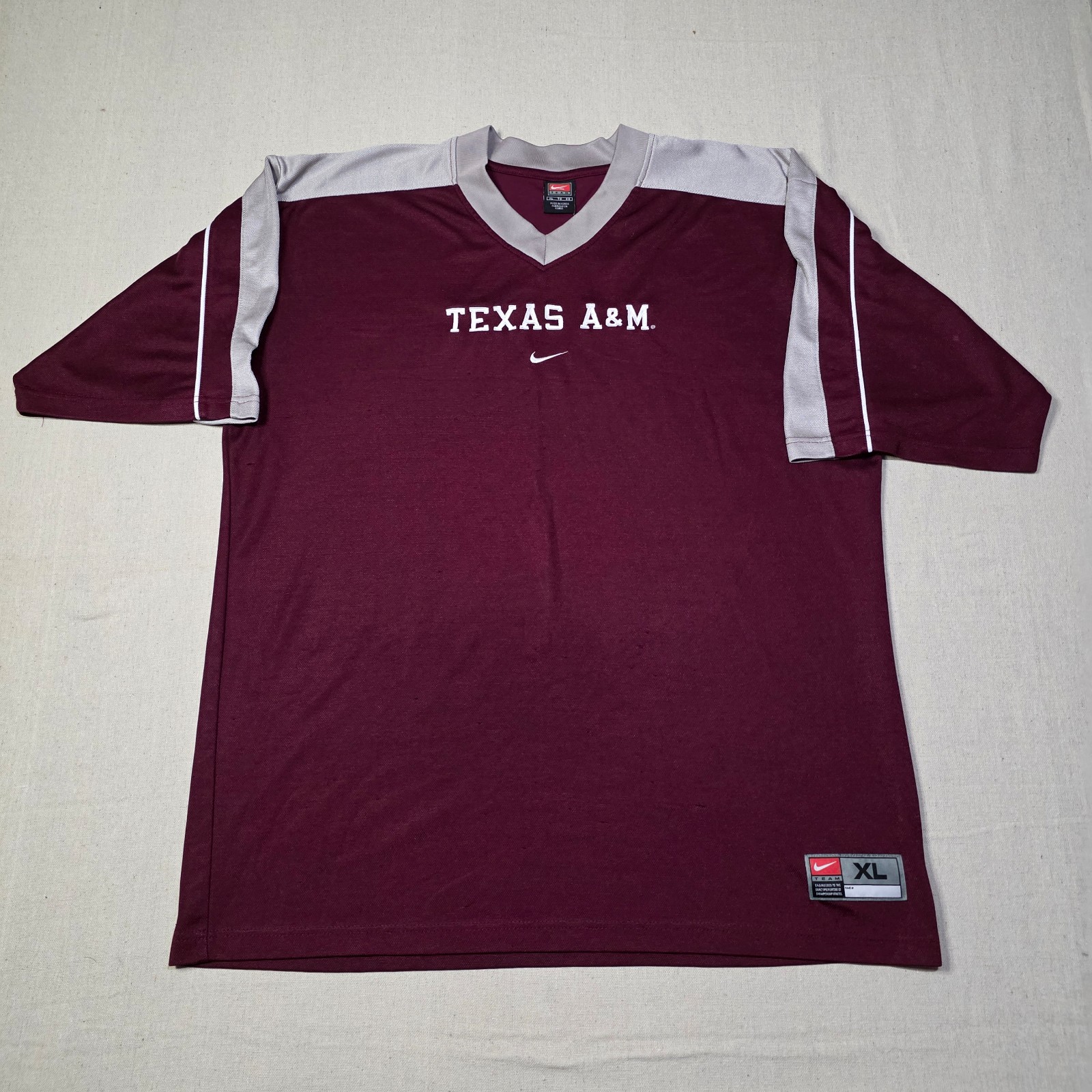 Vintage Nike Team Shirt/Jersey Texas A&M Mens XL Maroon Center Swoosh Crew Neck