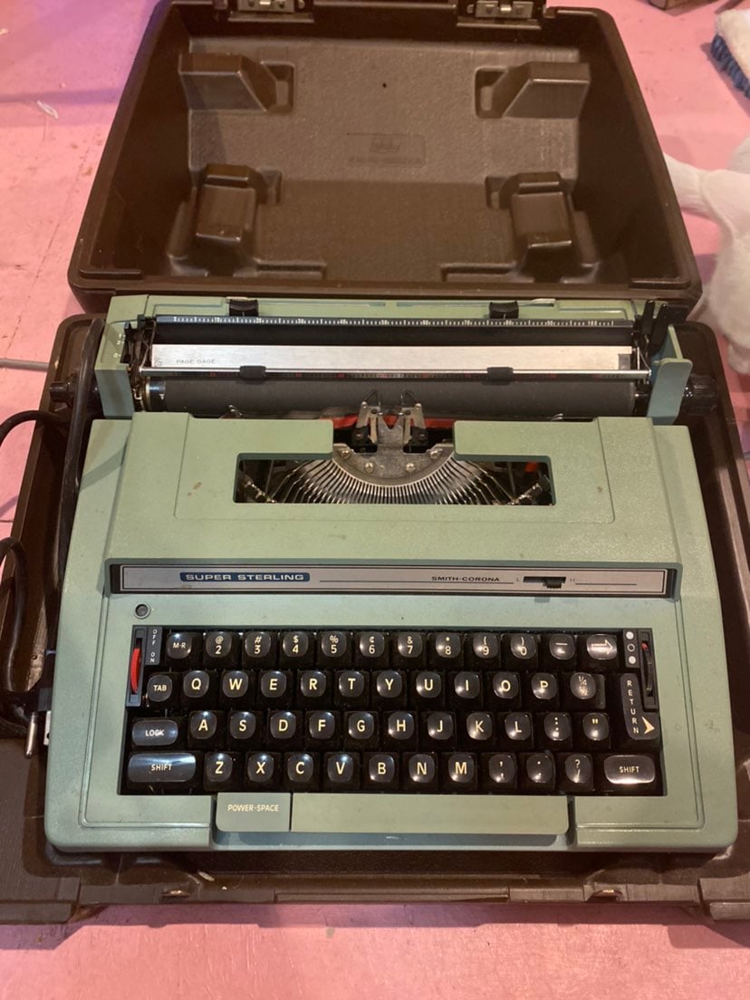 | Vintage | Circa 1967 Blue Smith Corona Super Sterling Typewriter