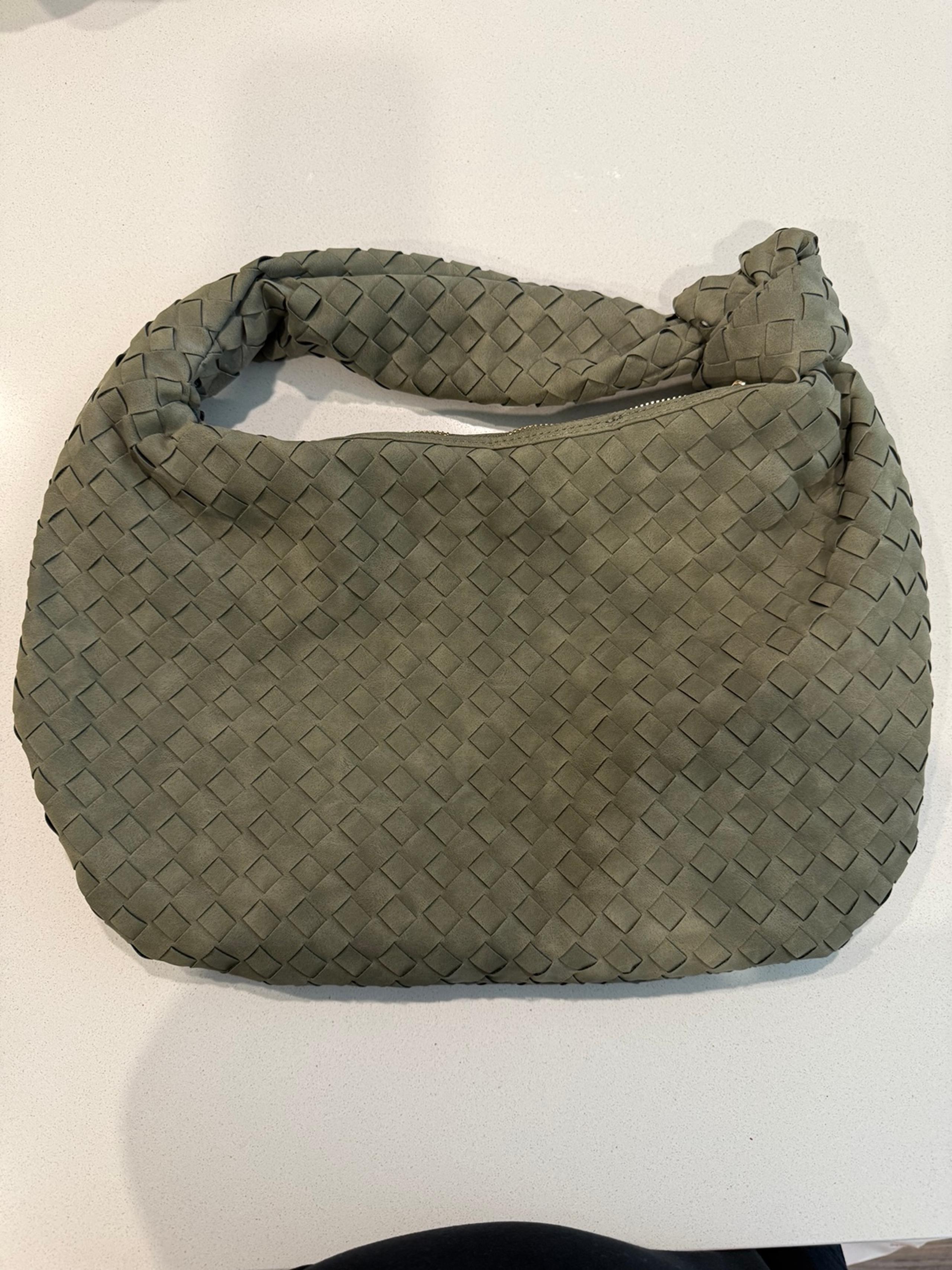 Urban Expressions Shoulder Bag