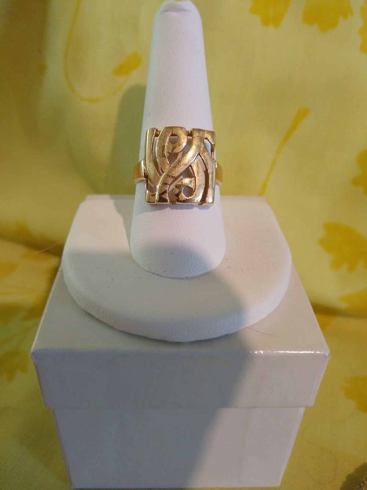 14K Italian Yellow Gold square Ring