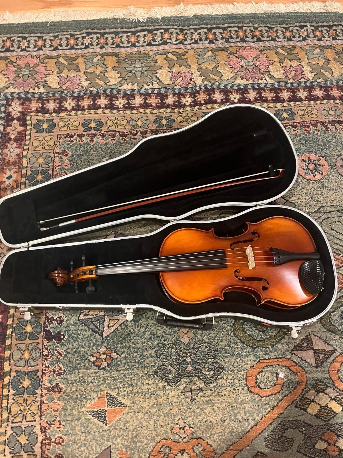 Copy-Antonio Stradivari viola and hard case