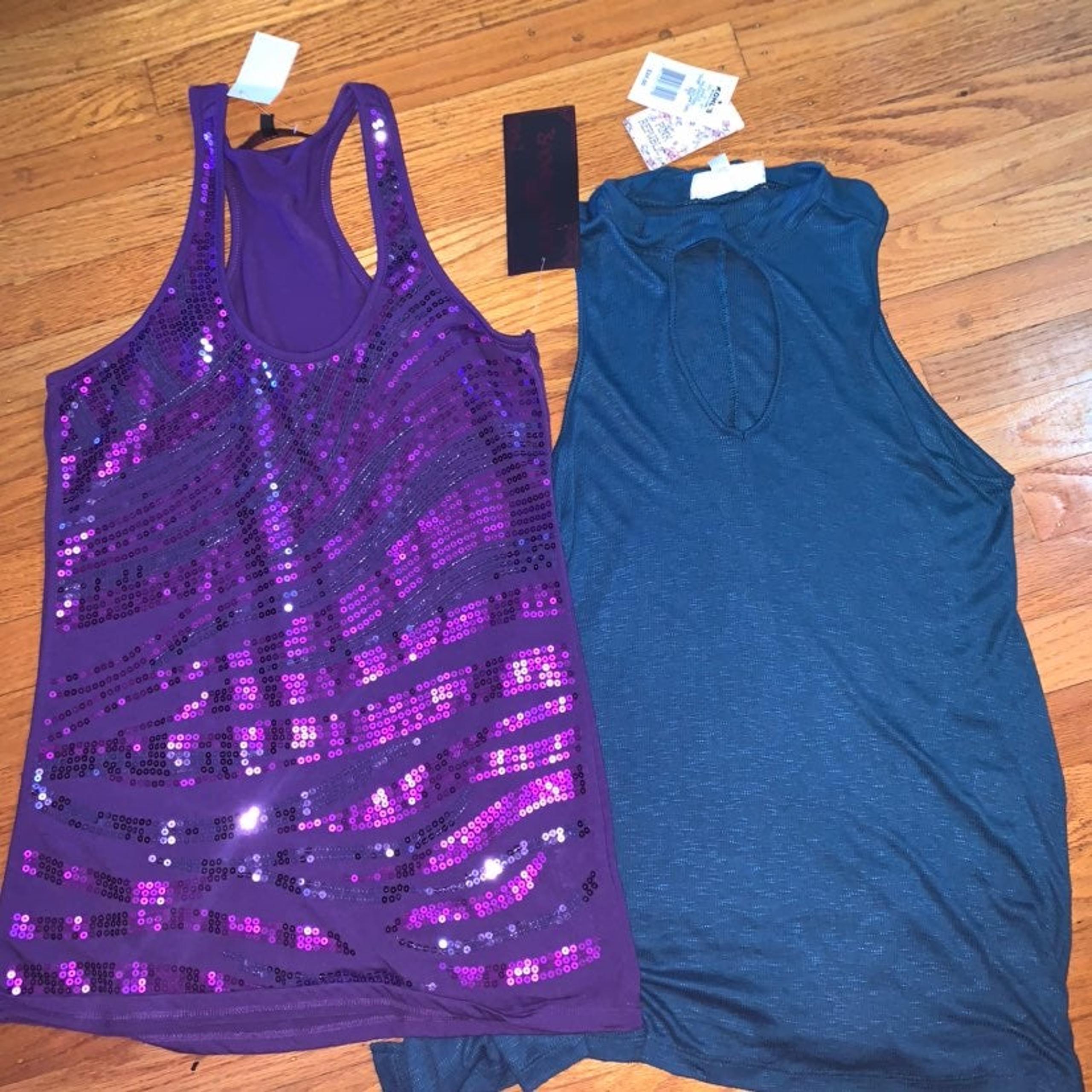 Womens NWT tank tops