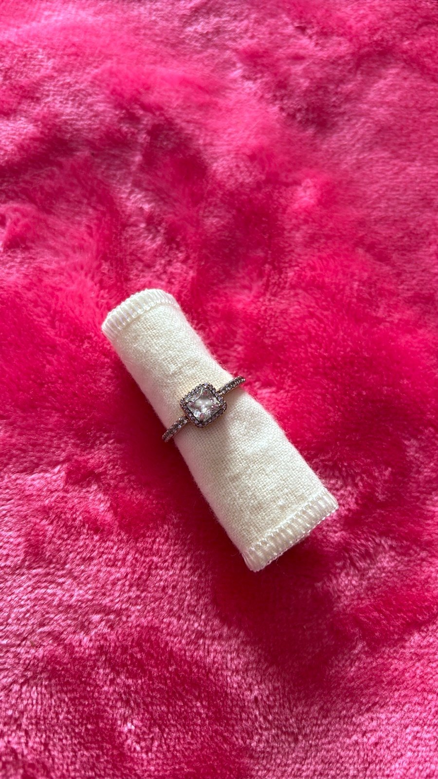 Pandora rose gold ring