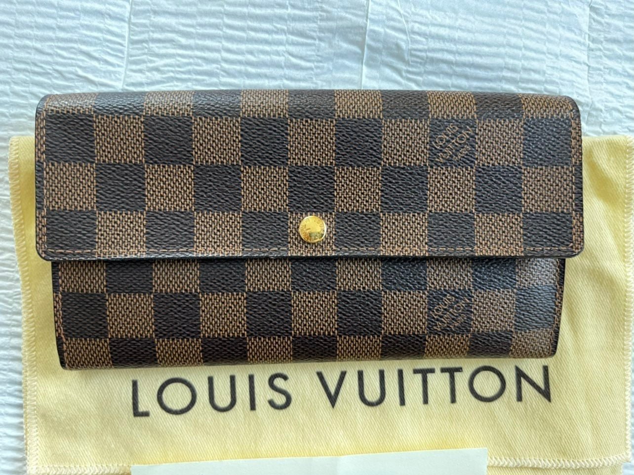 Louis vuiiton sarah damier ebene wallet