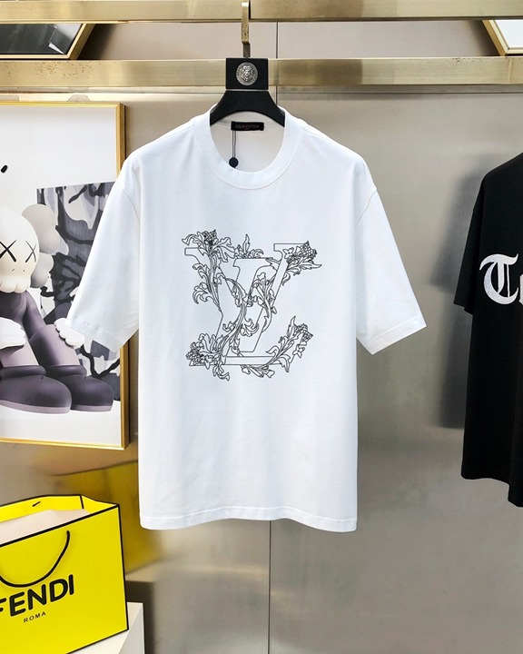 Lｖ --T-Shirt Size XXL