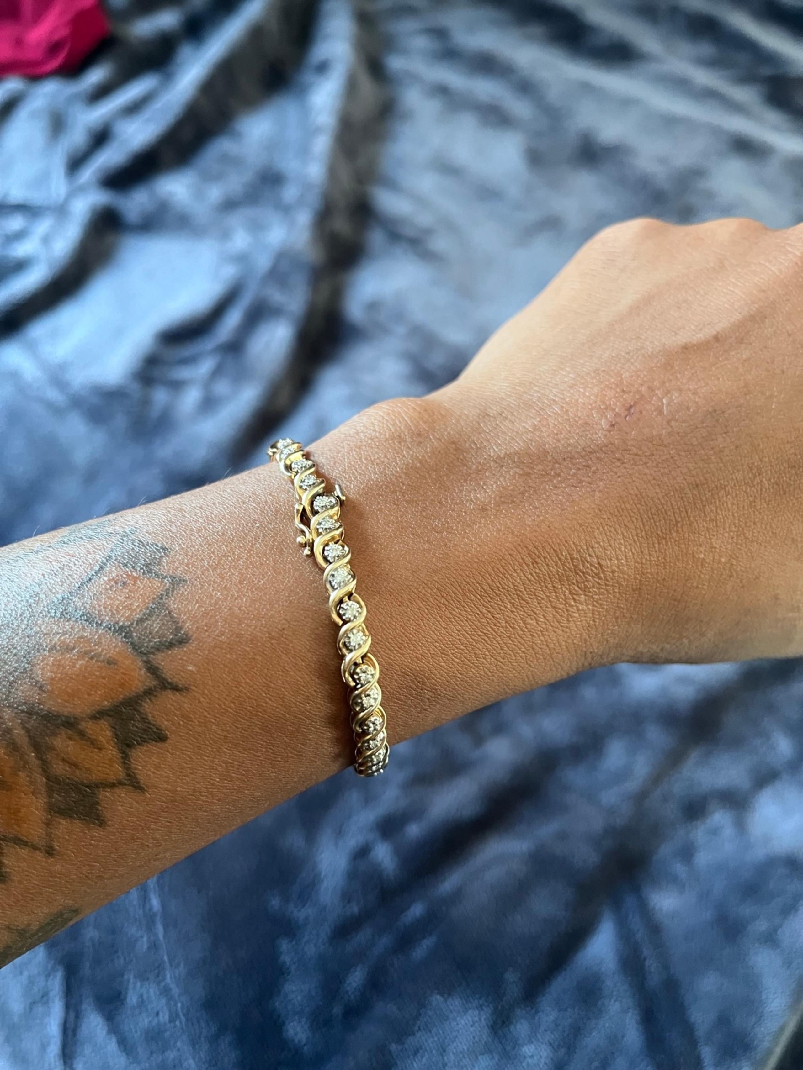 Kay Jewelers Authentic Gold-Rimmed Tennis Bracelet