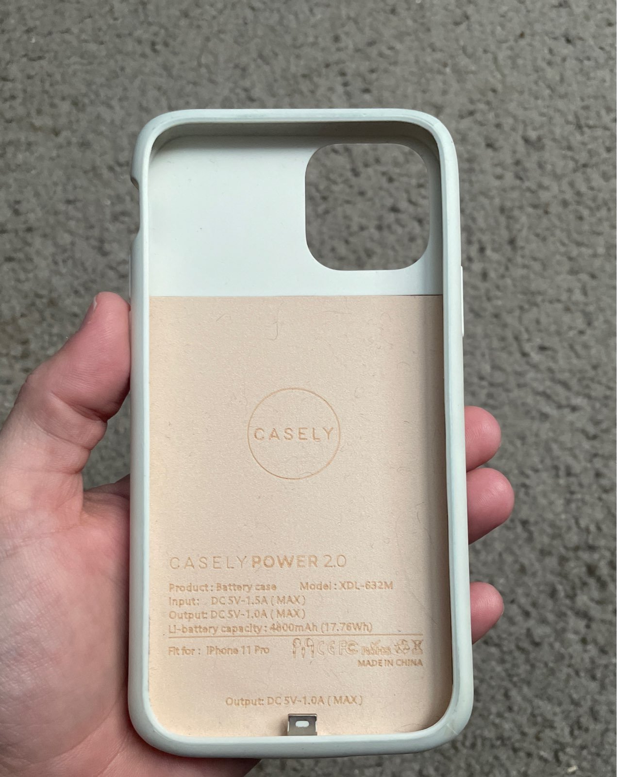 Casely iphone 11 pro Charging case