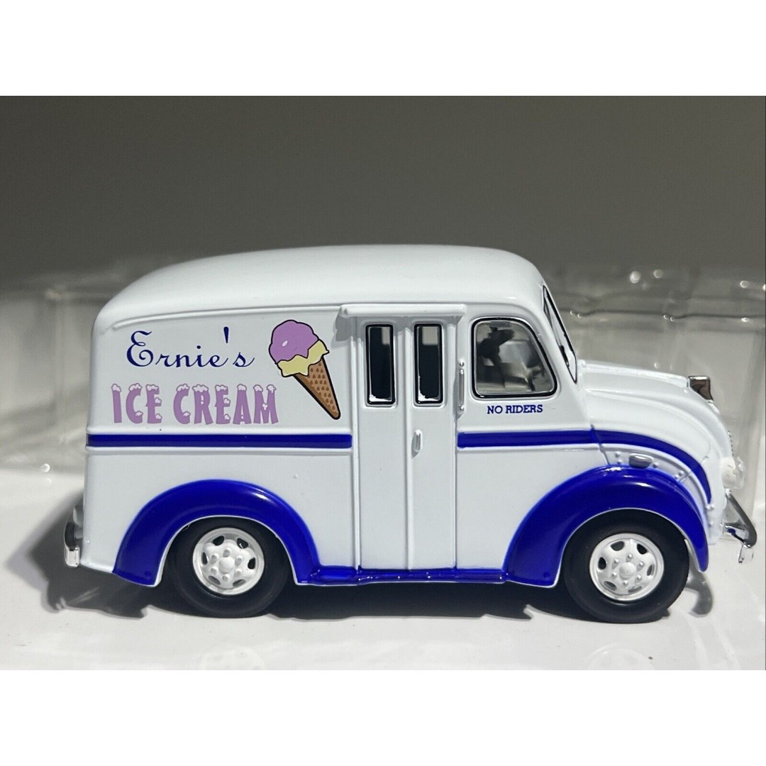 Road Champs 1/43 1950 DIVCO DELIVERY TRUCK - ERNIE’S ICE CREAM New Beautiful