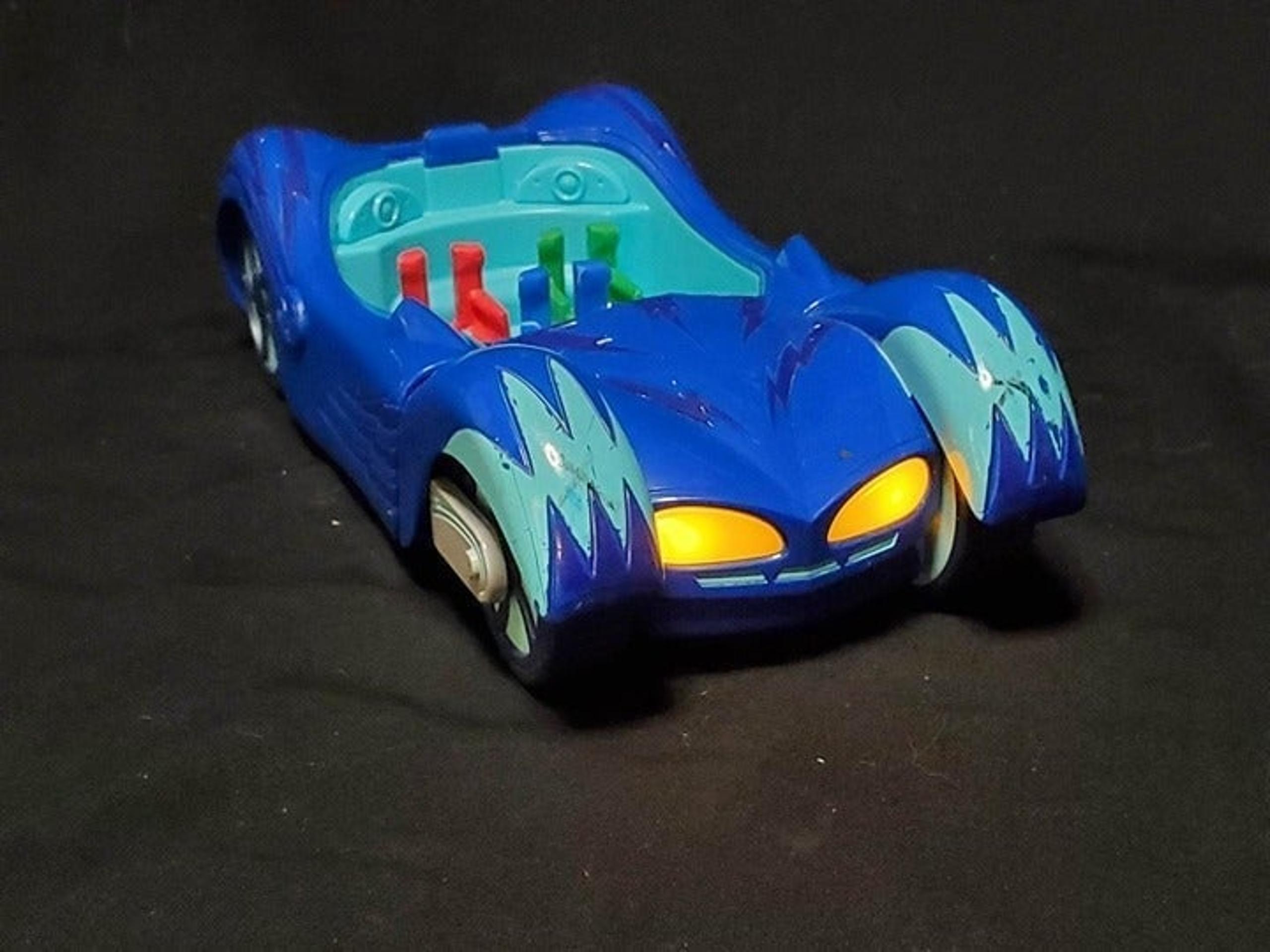 Just Play eOne Frog Box PJ Masks Catboy Light Up Talking Cat-Car 2" Toy Vehicle