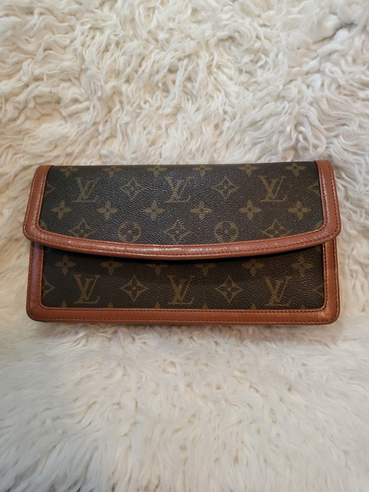 Louis Vuitton clutch wallets for women