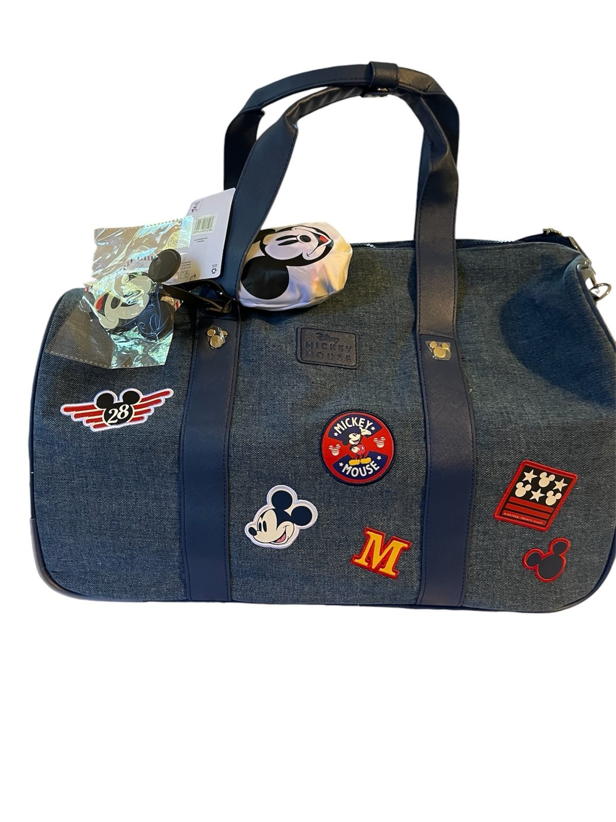Vintage Mickey duffle bag with wheels