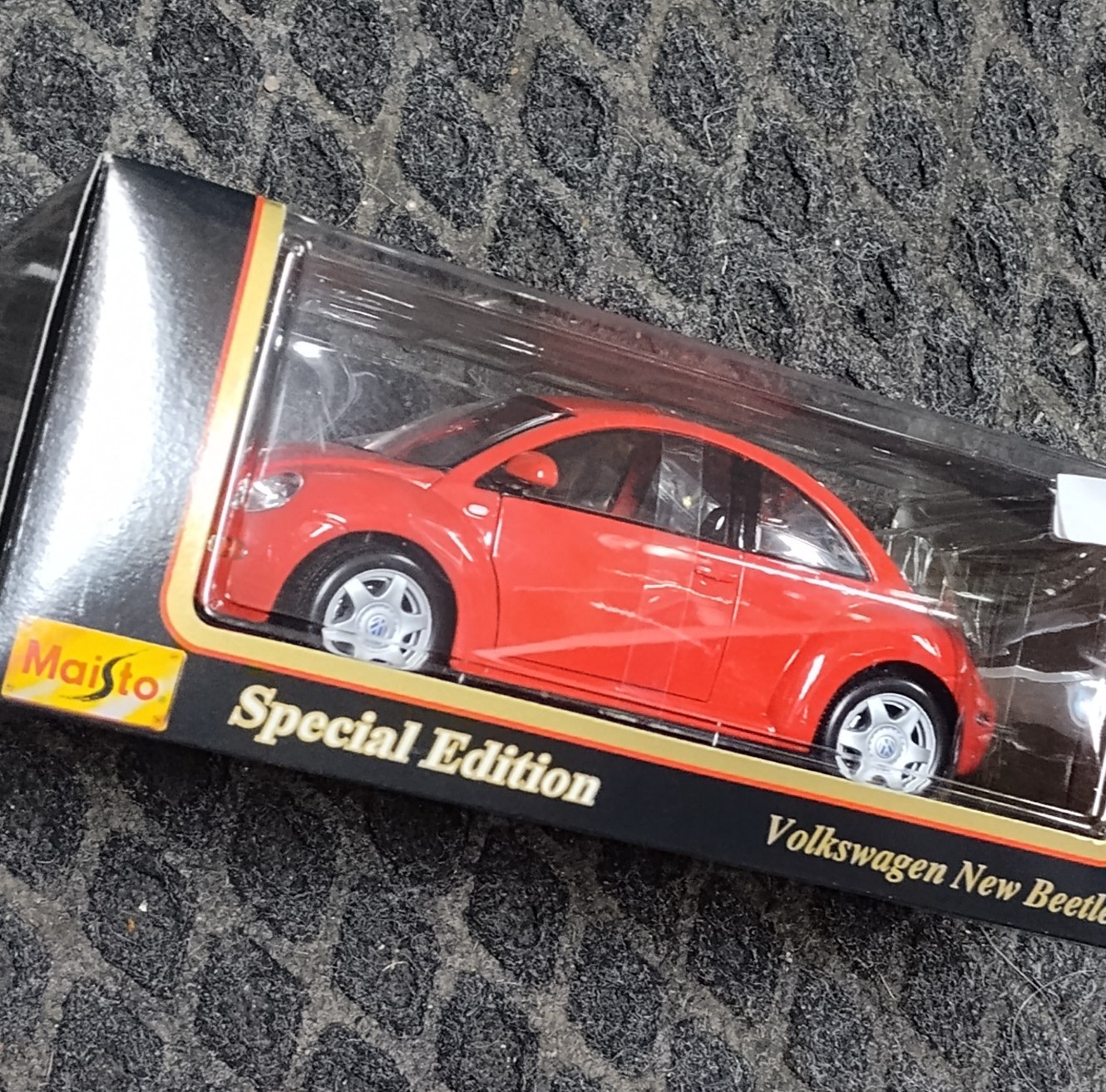 Maisto special edition Volkswagen New beetle 1:18