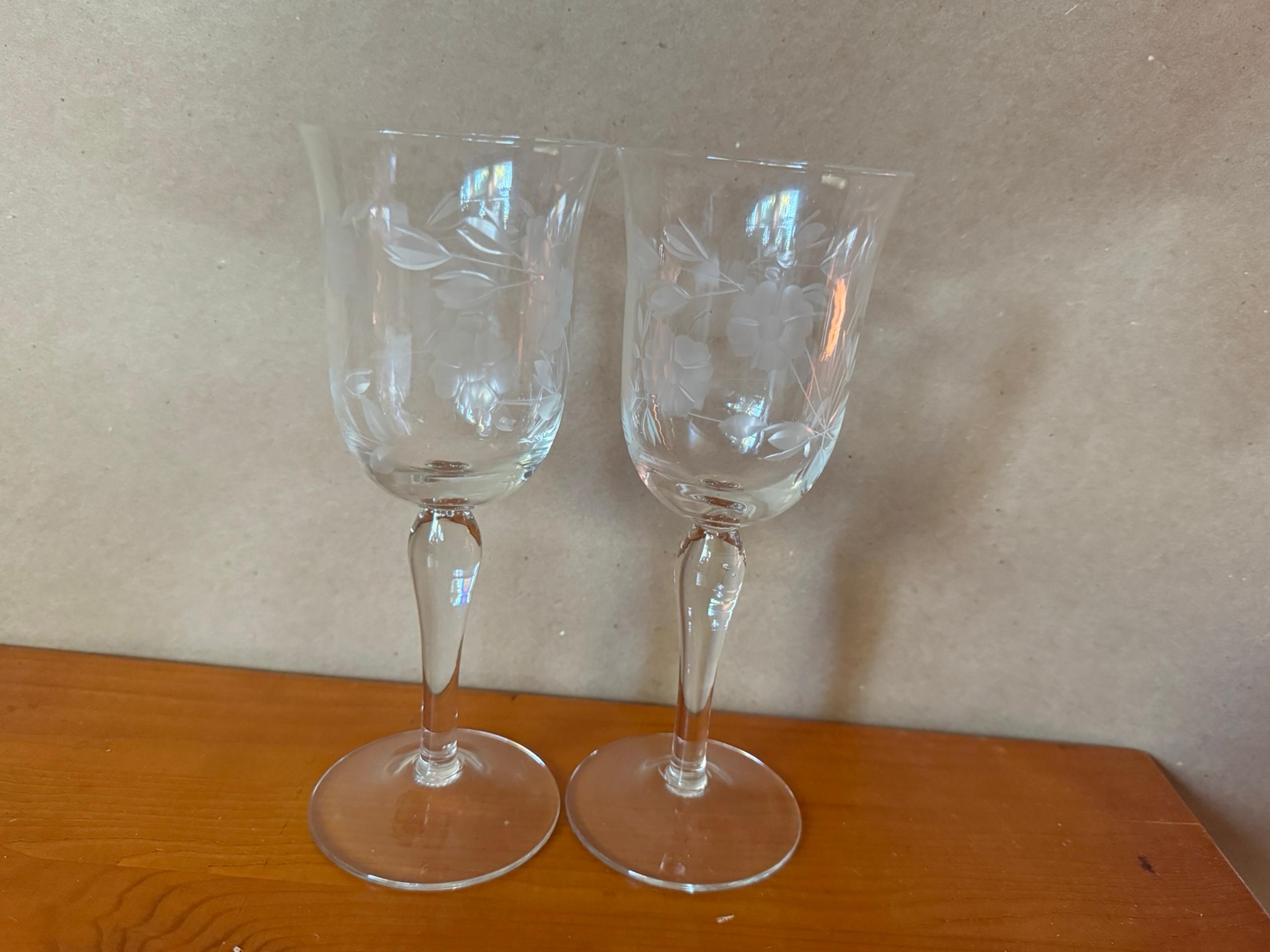 Floral Etched Wine Cocktail Glasses Set of 2 Vintage MCM 7.5" Tall EUC
