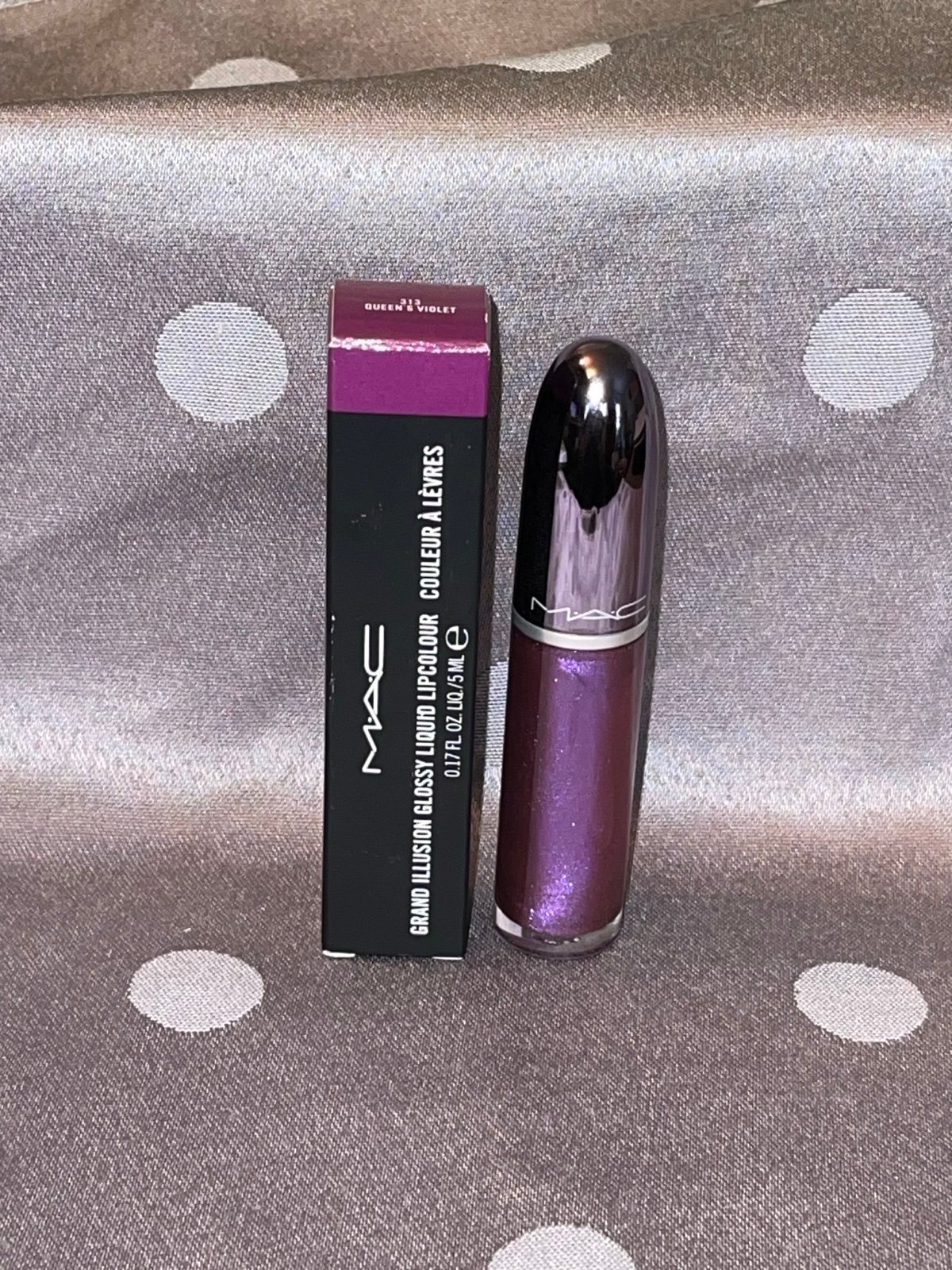 MAC Grand Illusion Glossy Liquid Lipcolour ~ QUEEN’S VIOLET