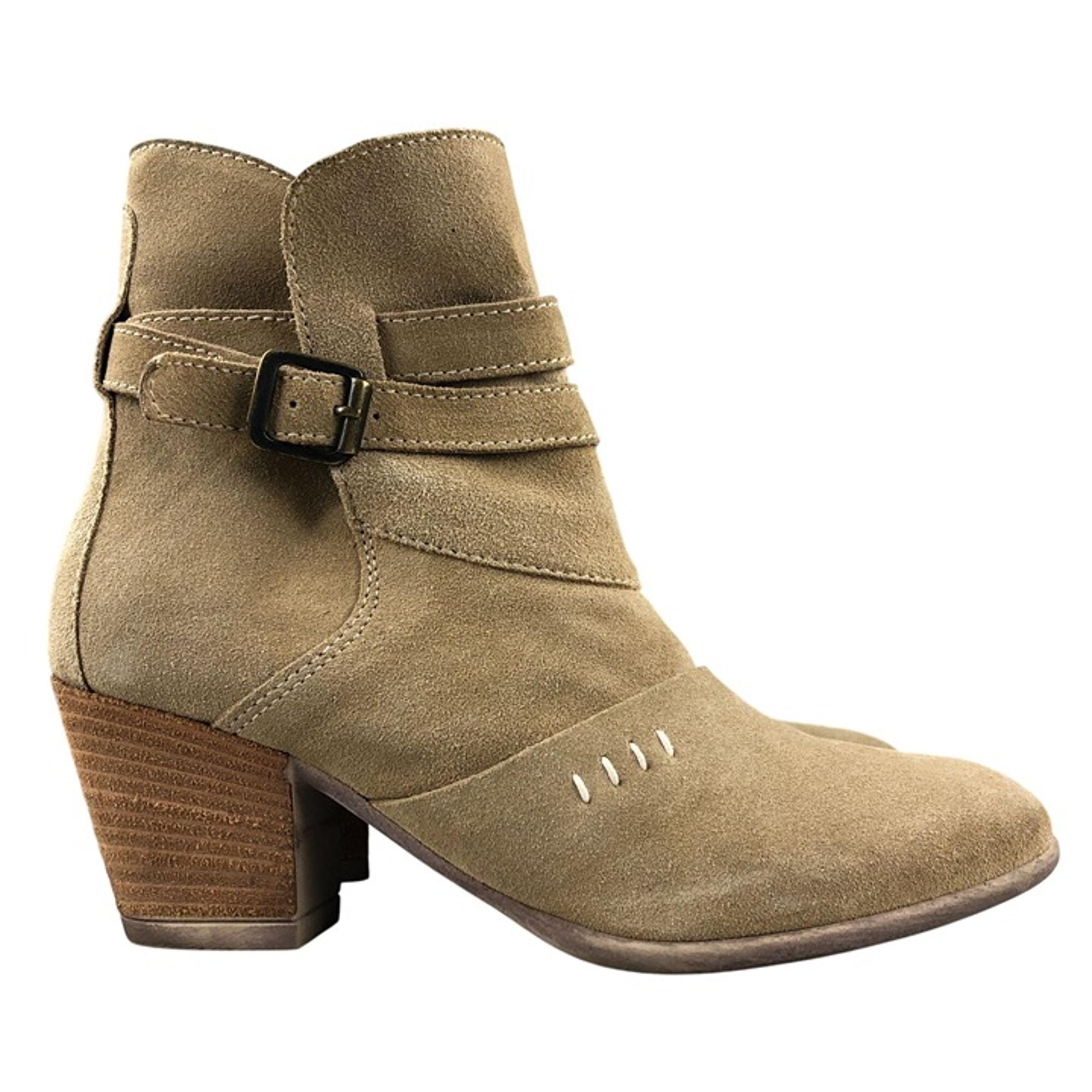 Sundance ITALY Women's Size 38 (7.5-8) Tan Suede Buckle High Heel Ankle Boots