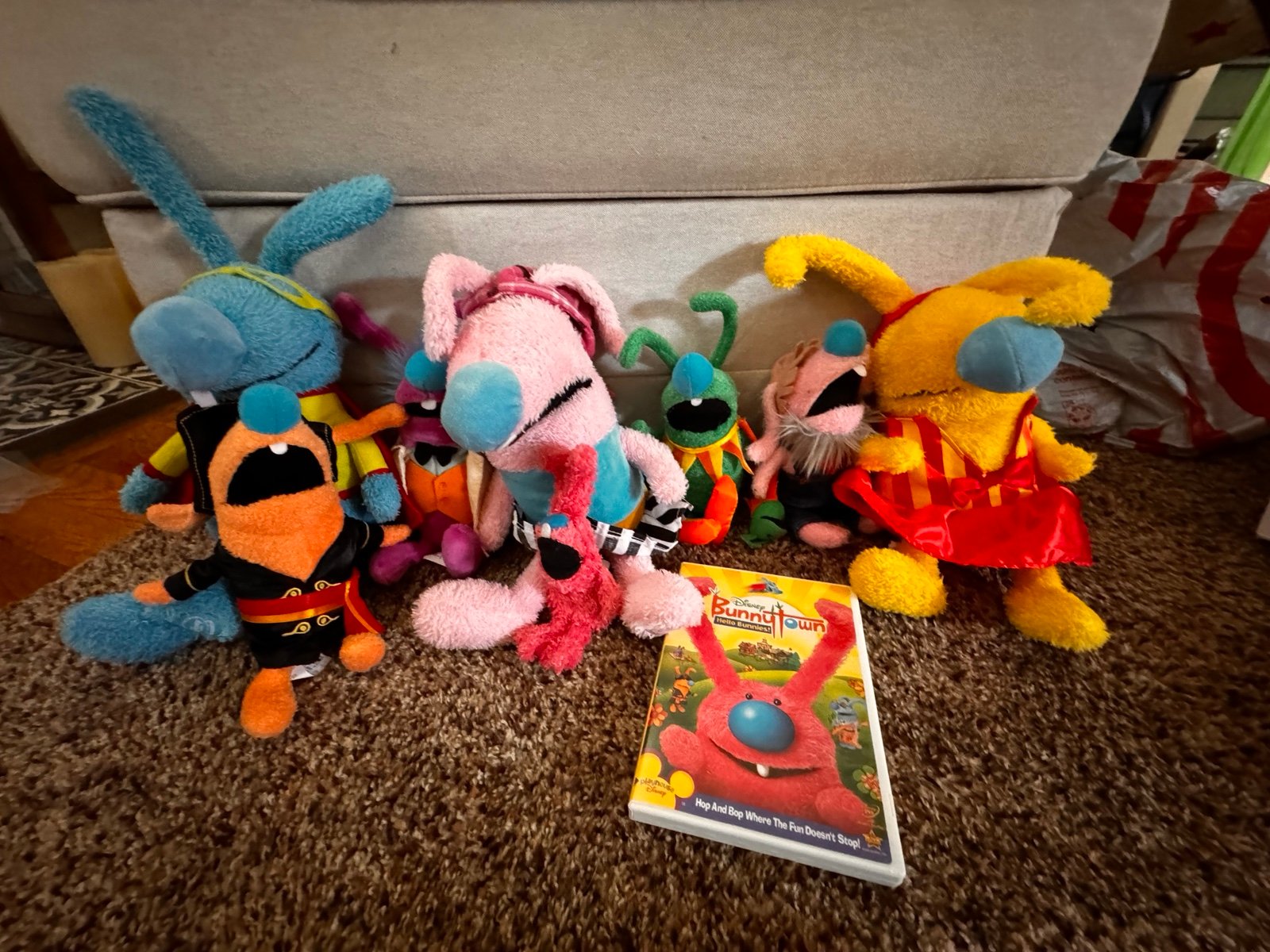 Disney Playhouse Bunnytown DVD and plush Bunnies super cute show