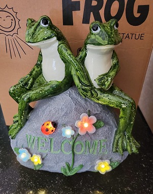 New Solar Garden Outdoor Statues Frog with Succulent and 7 LED Lights