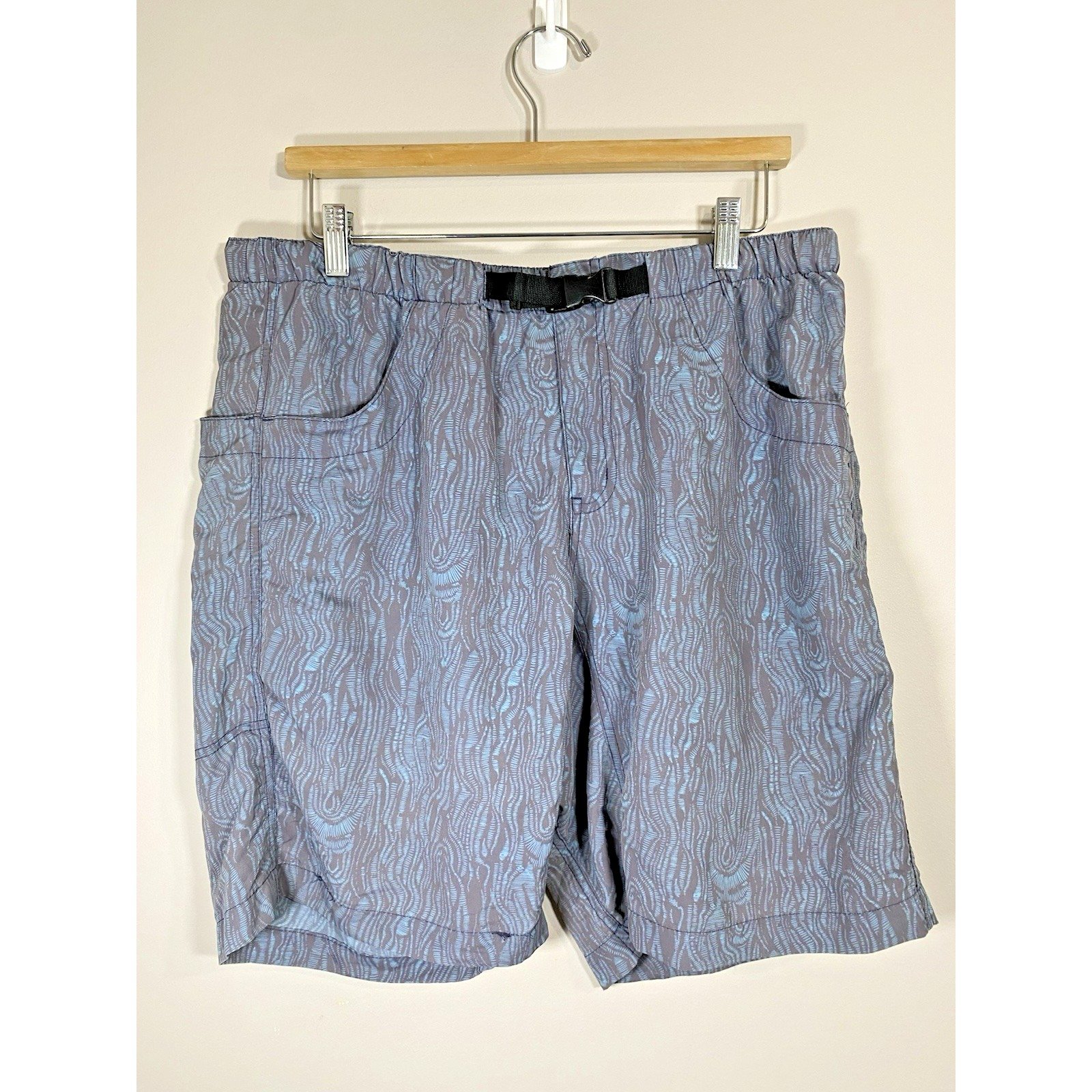 KAVU Big Eddy Shorts Mens MEDIUM Gray Lightweight Elastic Waist Belted Hiking