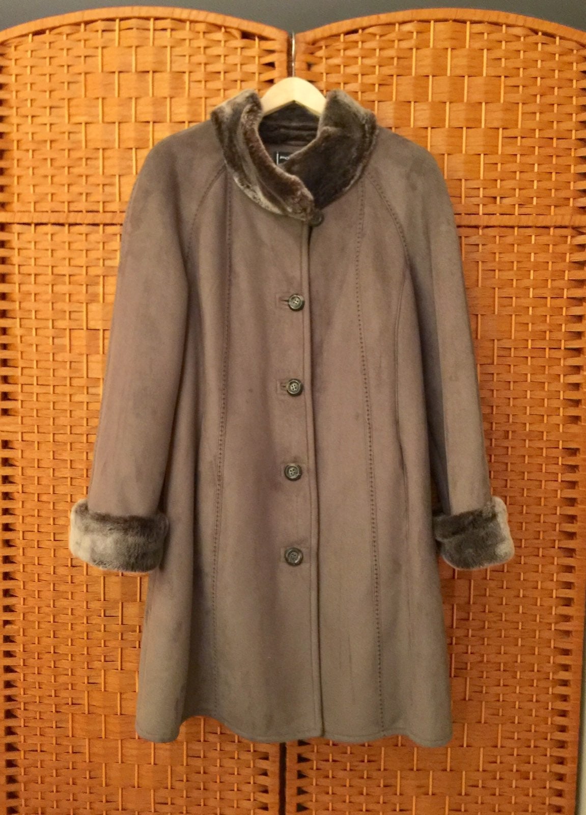 Portrait Ladies Coat