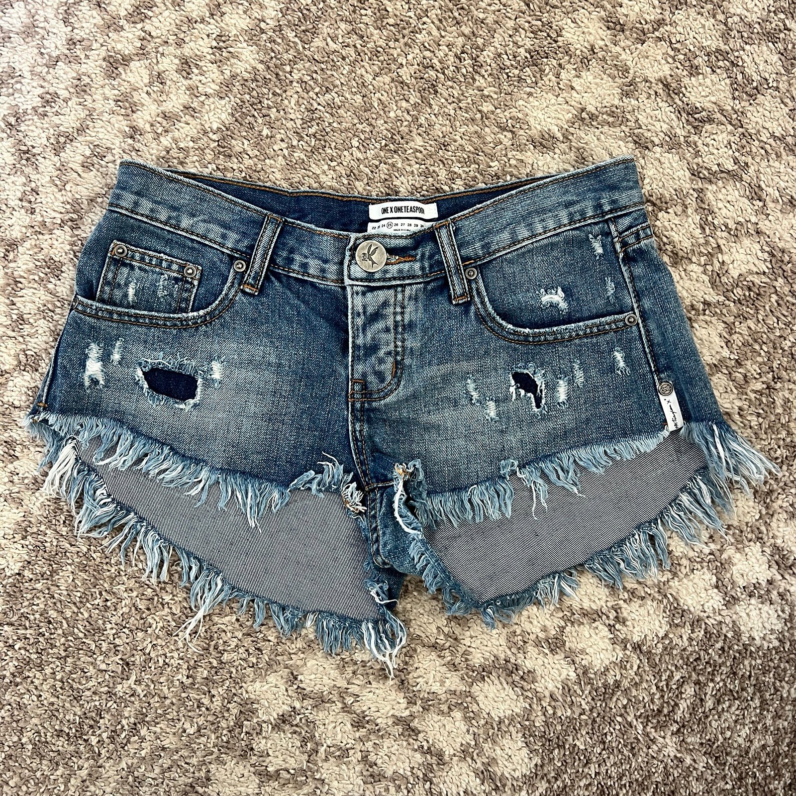 One X One Teaspoon Bonita Royale Distressed Fray Low Waist Denim Shorts Size 25