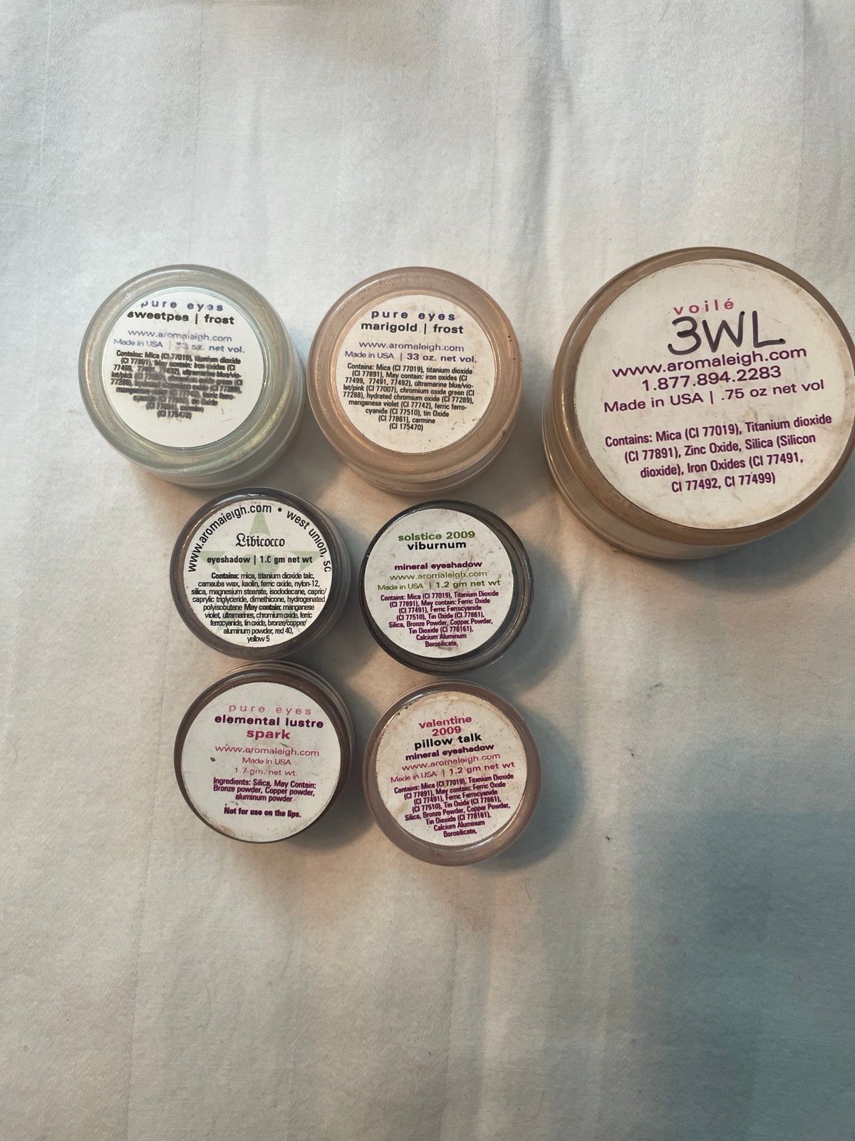 Aromaleigh Mineral Makeup lot (7 items)