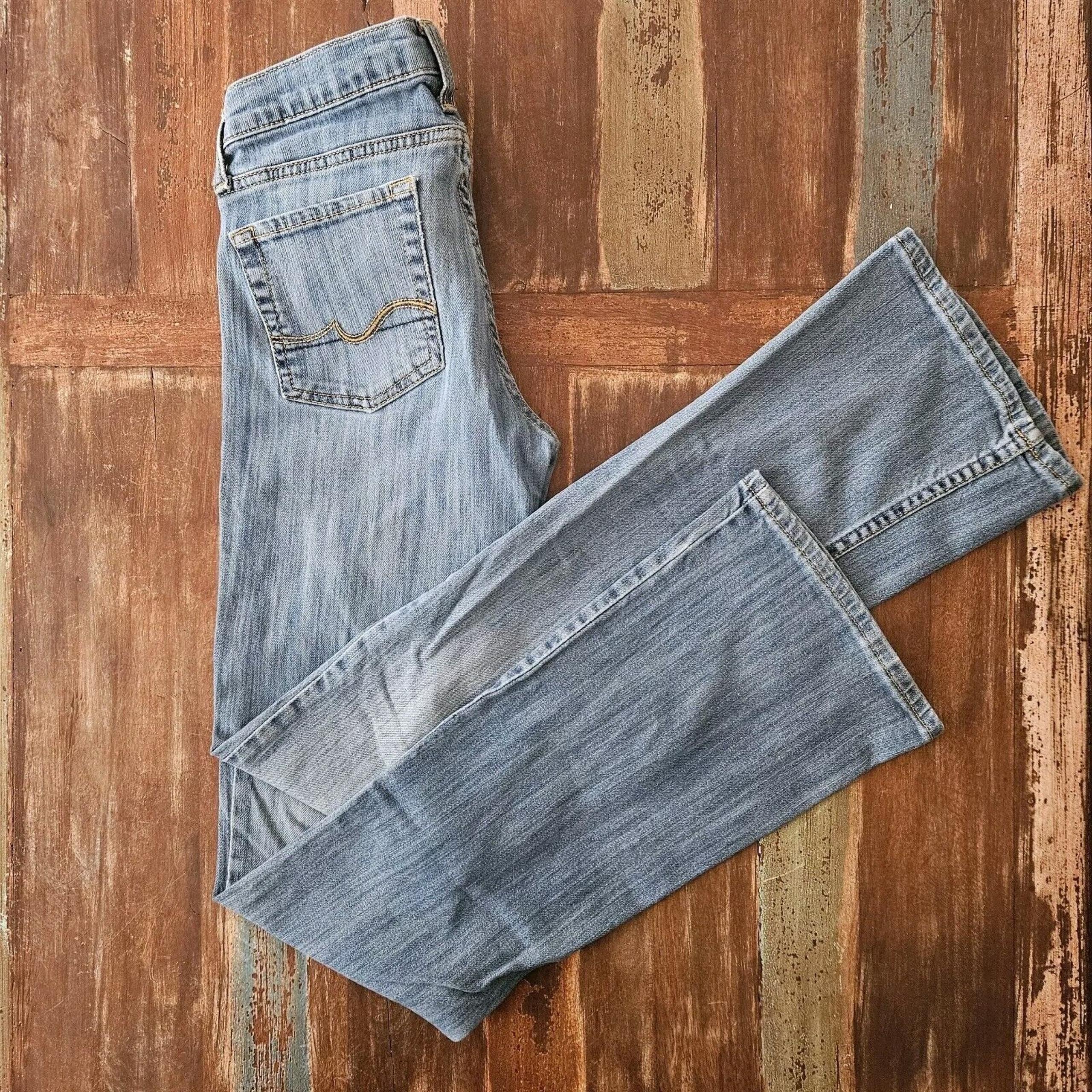 No Boundaries Women's Size 5 Tall Bootcut Jeans "Real Fit Real People " Pre-ownd