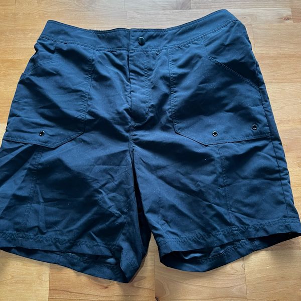 MAXINE of HOLLYWOOD black board shorts Sz 10 NWT