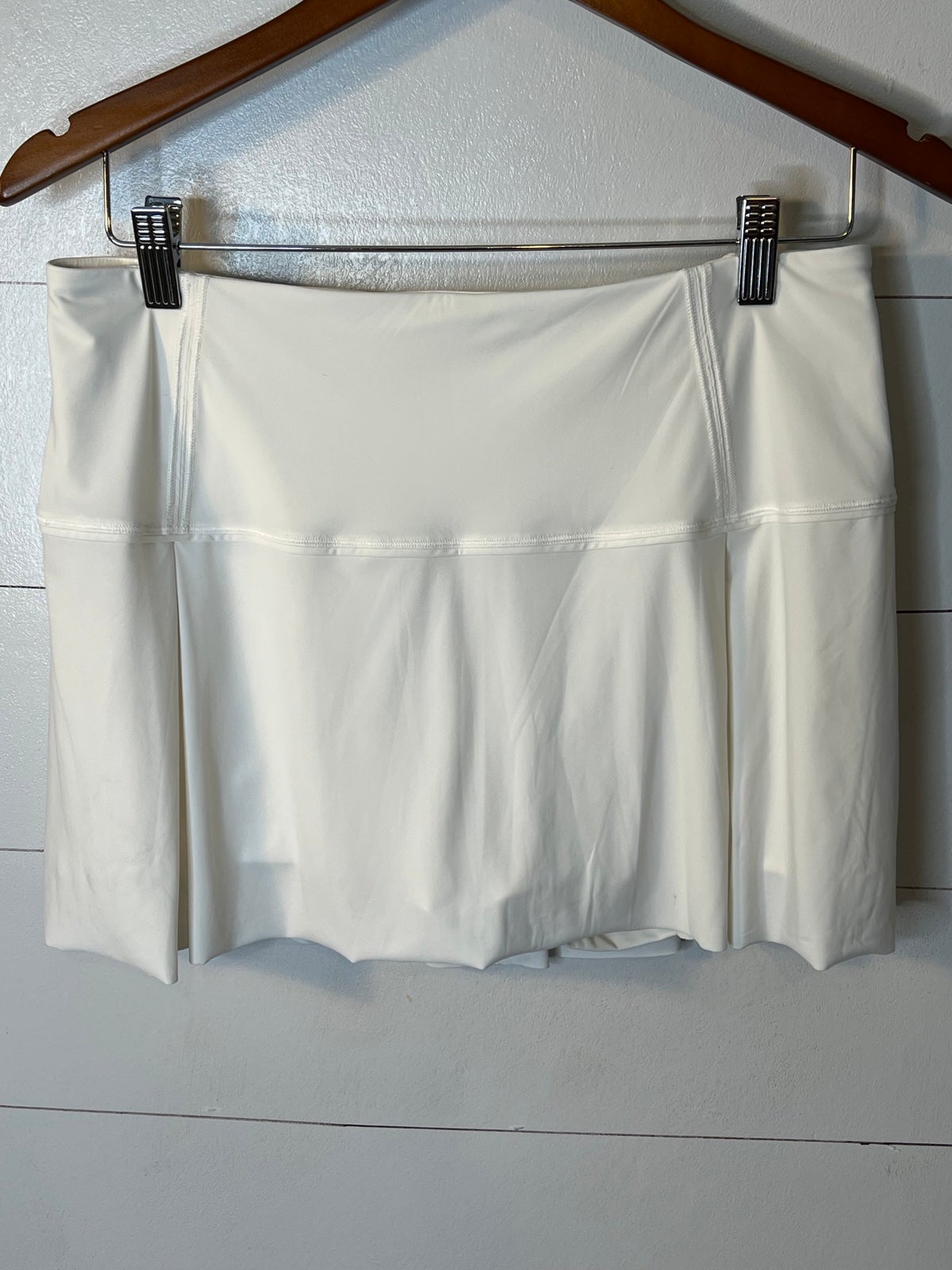 LULULEMON WHITE SKORT SZ 10