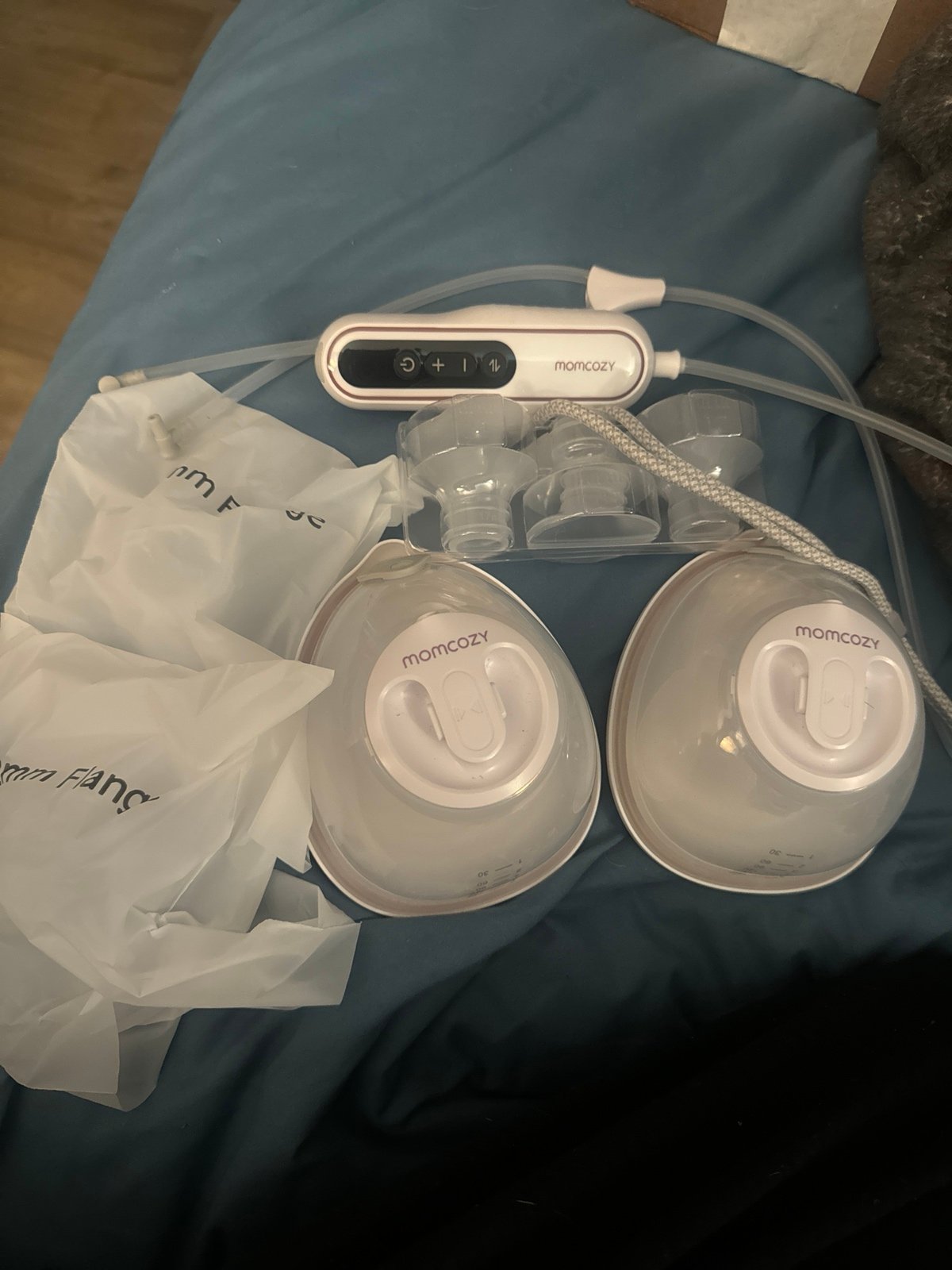 momcozy V2 breast pump