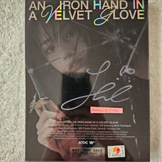 JINI An Iron Hand In A Velvet Glove Signed Promo Album Autographed NMIXX - black