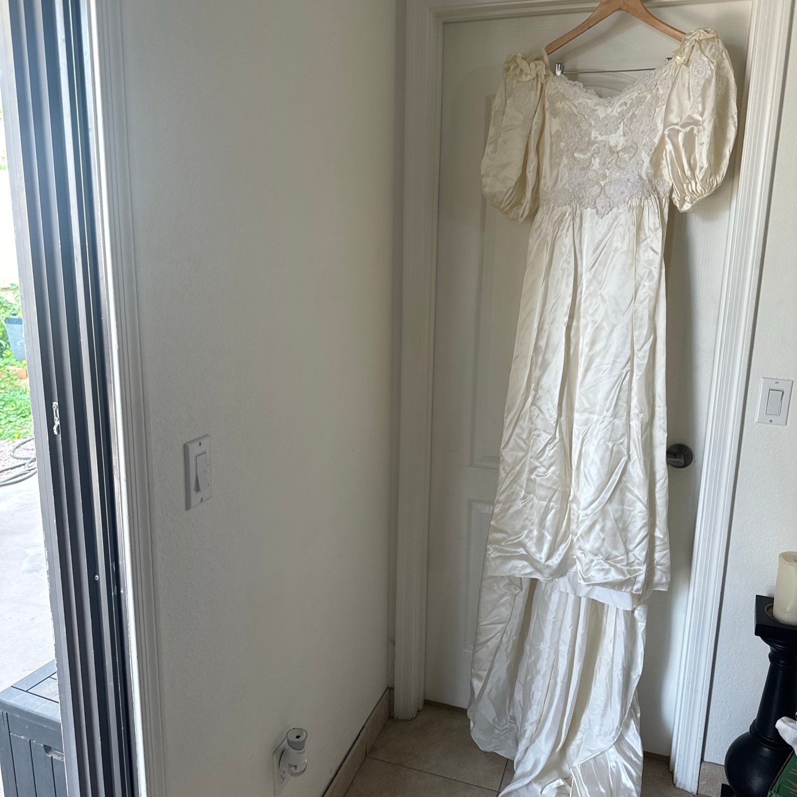 Classic Vintage White Ivory Pearl Wedding Dress With Built In Train S Small S12