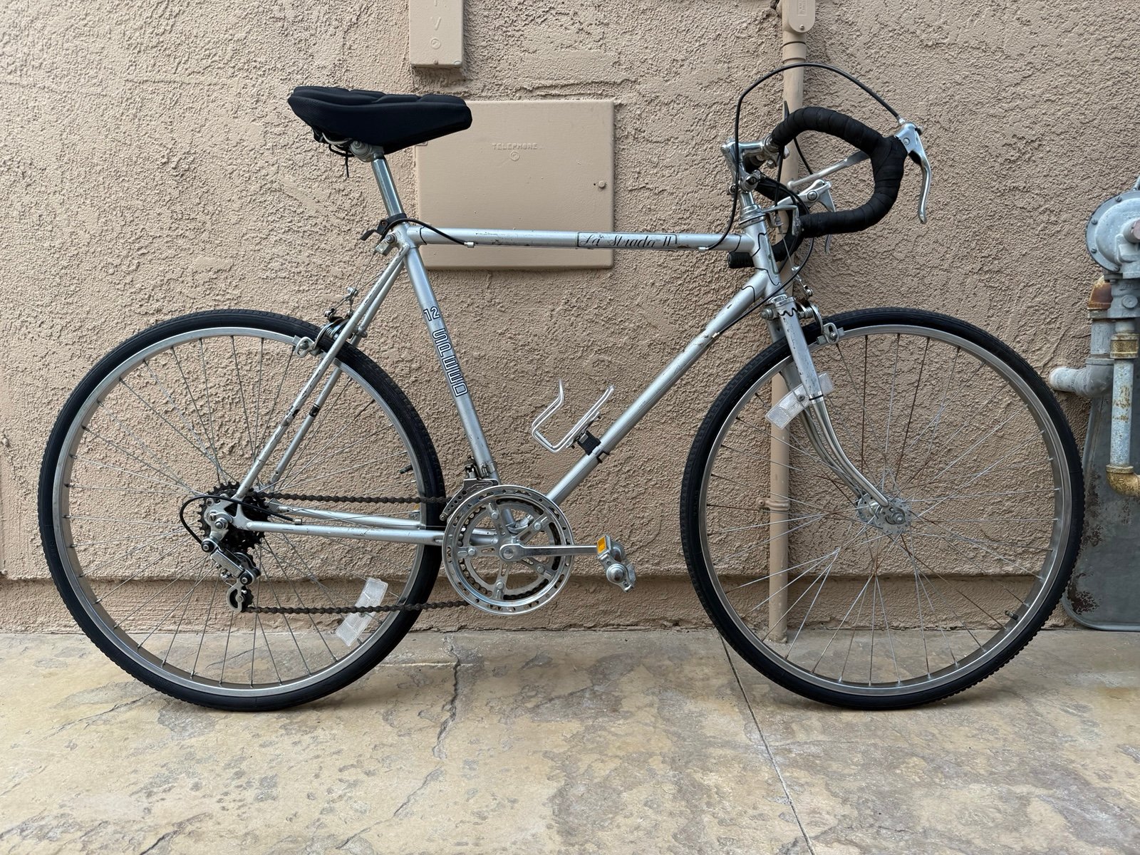 La Strada II road Racing Touring Bike 12 Speed Shimano Ready To Ride Lightweight