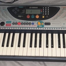 Yamaha Electric Keyboard PSR-240