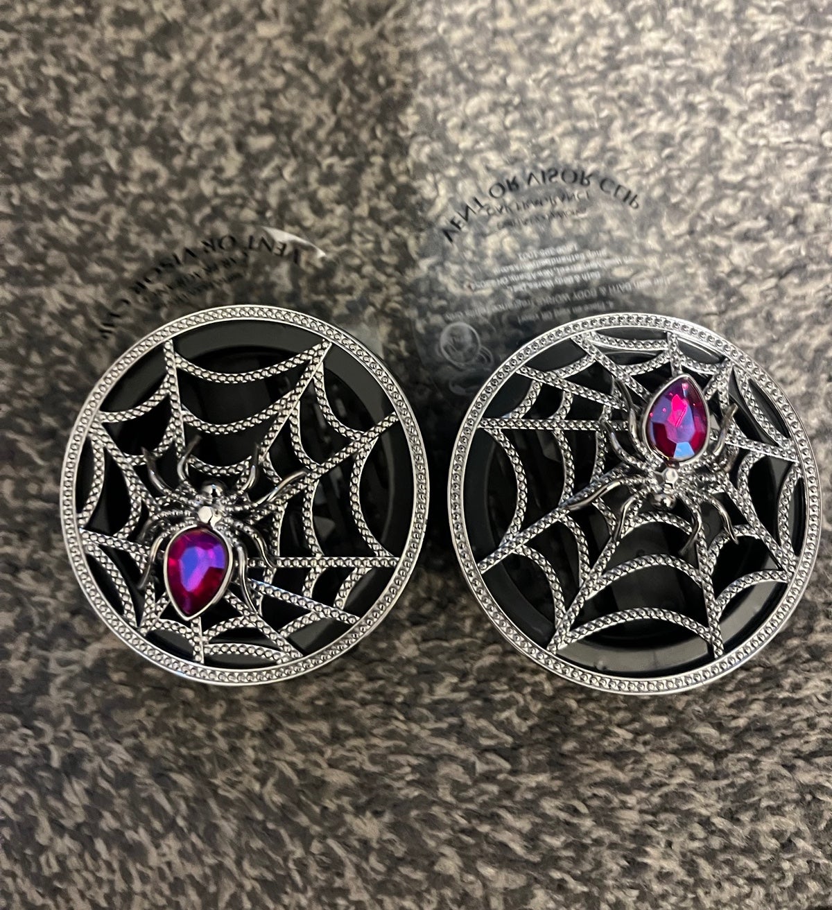 Spider web vent clips