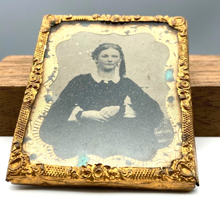 Antique Civil War Sweetheart Ambrotype Portrait in Half Case Frame, Militariana