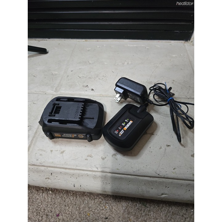 Worx Lithium Ion Battery WA3520 & Charger WA3732